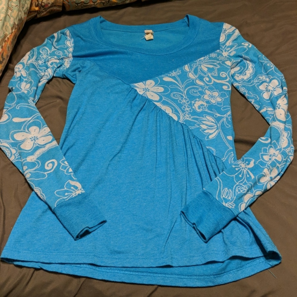 bKE buckle brand long sleeve shirt size Small